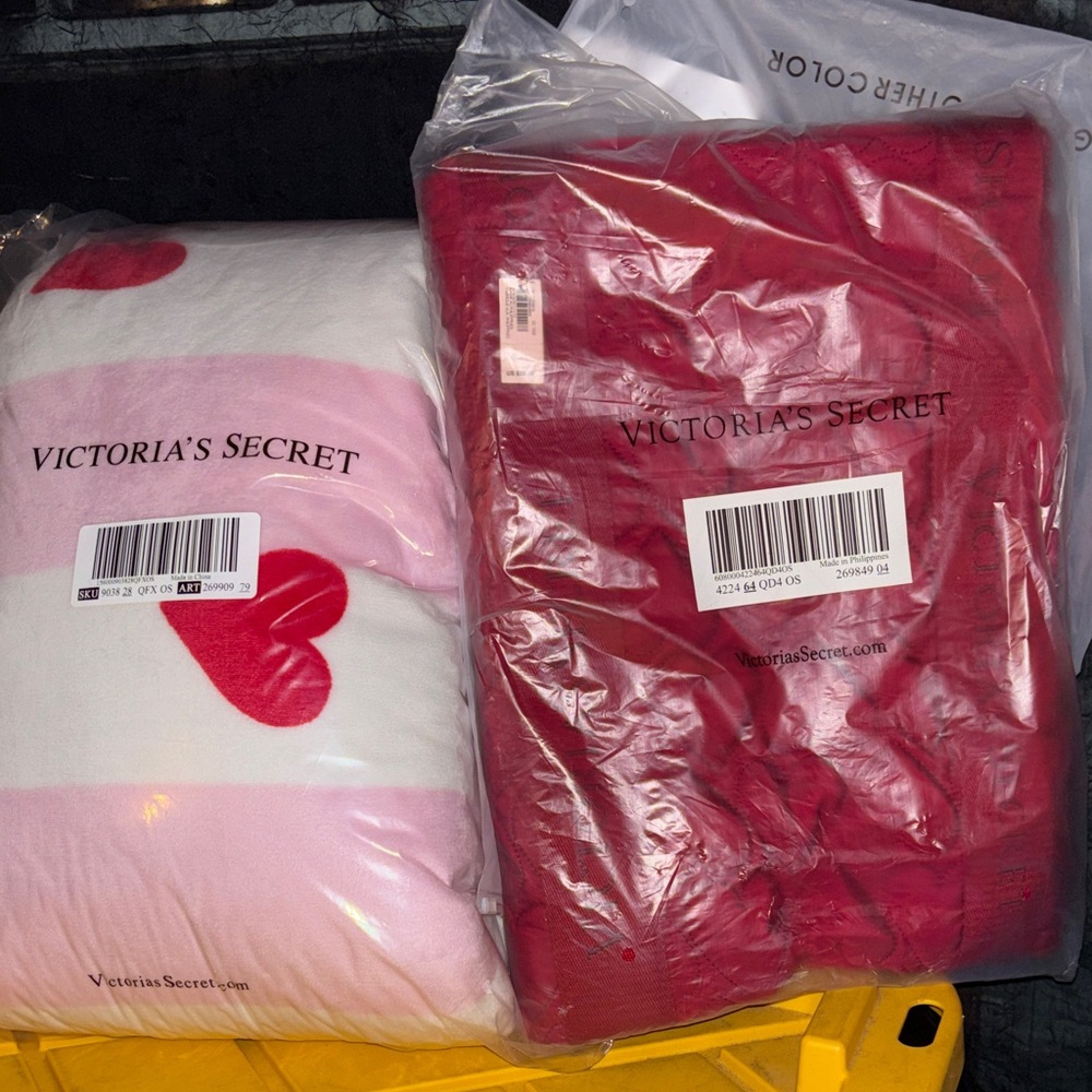 Victoria's Secret Pink and Red Heart Blanket and weekend travel tote Duo
